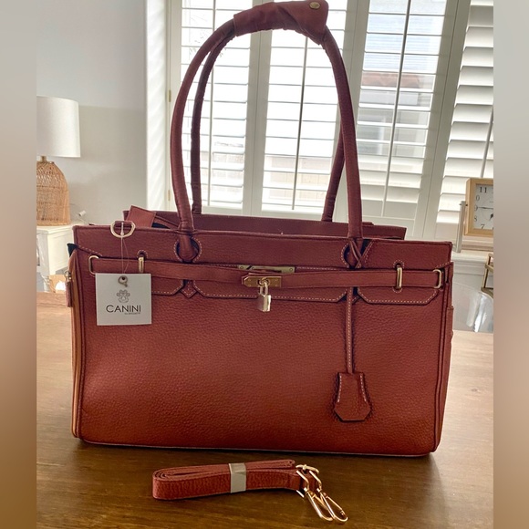 Amazing high quality pet carrier designer and luxury look. Gorgeous Cognac brown - Picture 14 of 17